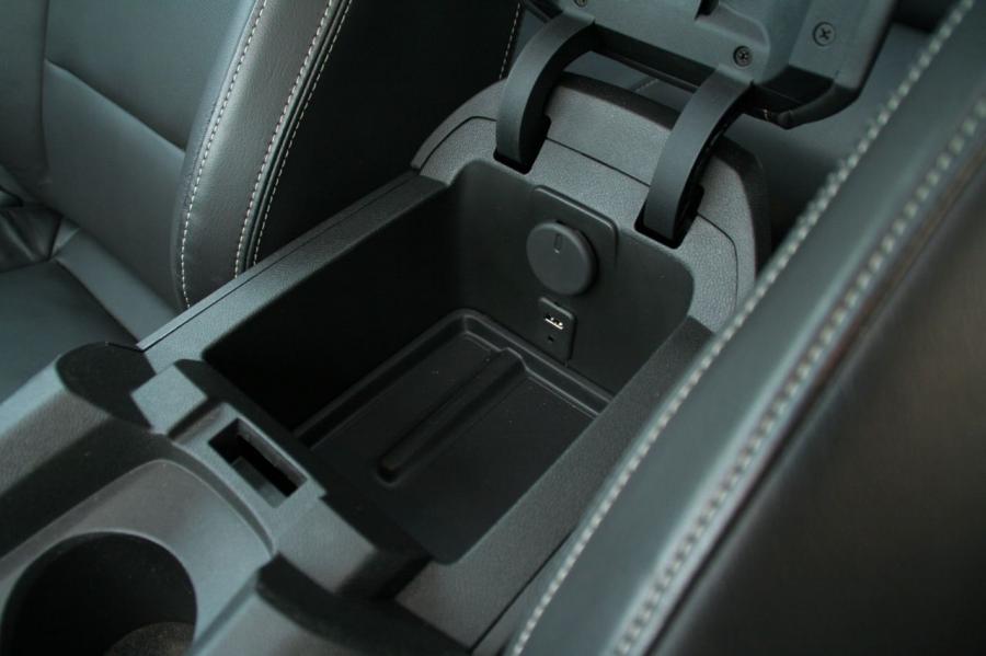  Chevrolet Camaro RS V6 2009 года  (фото 2 из 36)